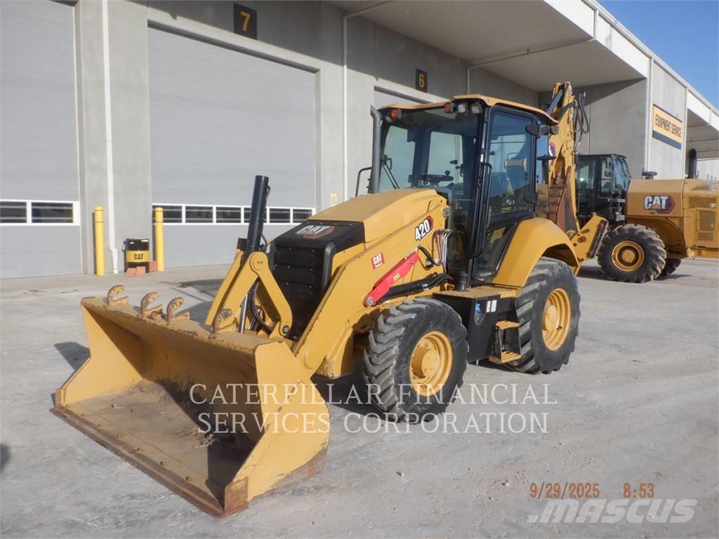 CAT 420-07 Товарач със заден ексватор