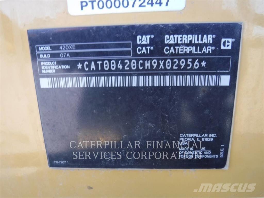 CAT 420-07XE Товарач със заден ексватор