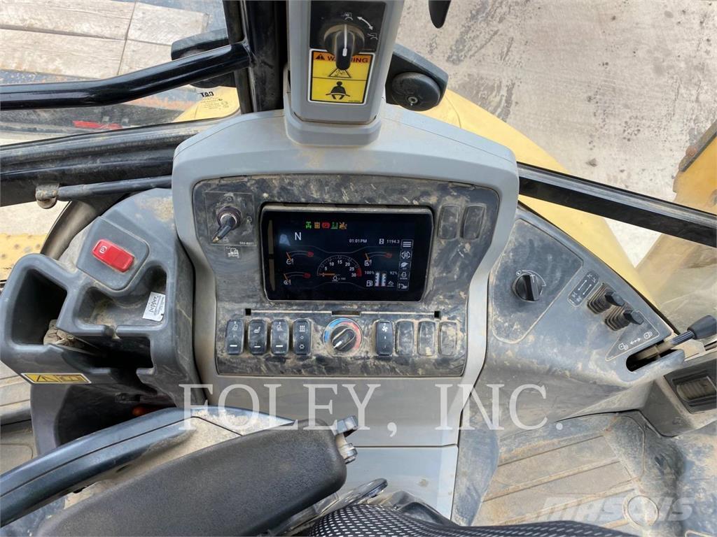 CAT 420-07XE Товарач със заден ексватор