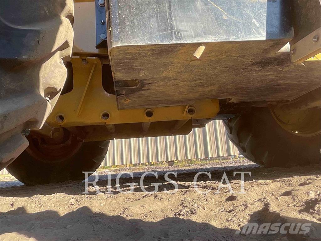 CAT 420 4AEM Товарач със заден ексватор