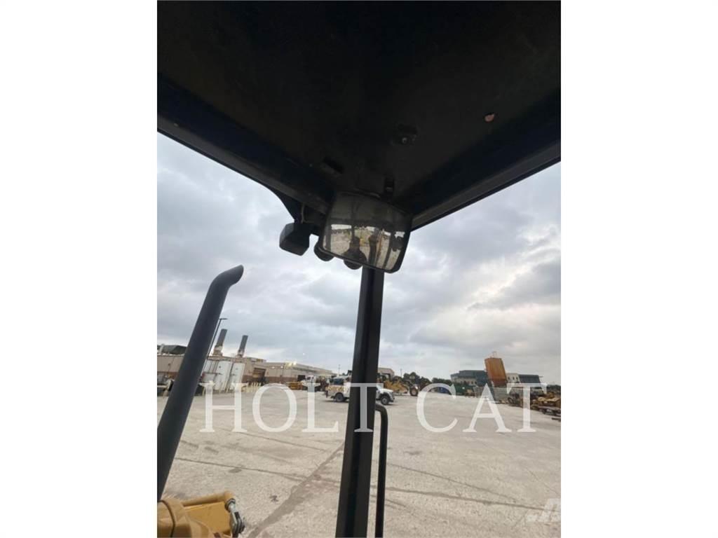 CAT 420 4SX Товарач със заден ексватор