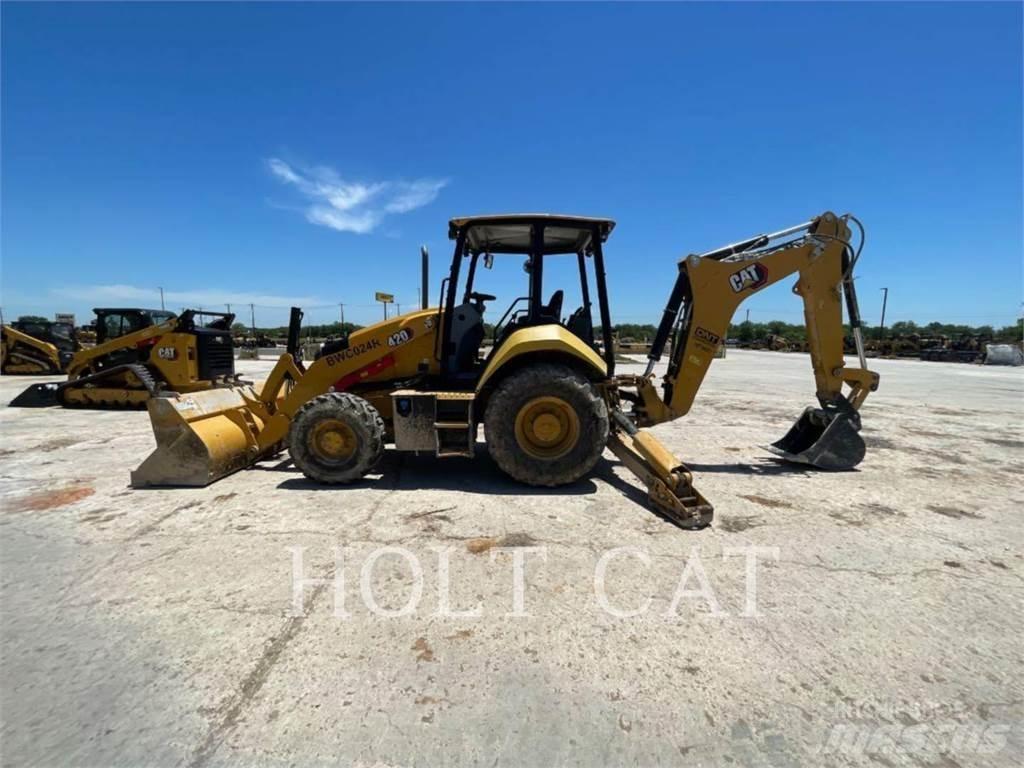 CAT 420 4SX Товарач със заден ексватор