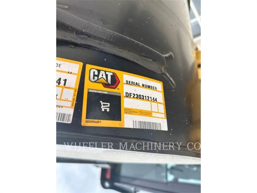 CAT 420 CF Товарач със заден ексватор