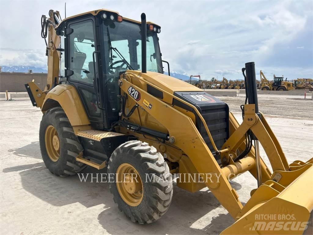 CAT 420 CF Товарач със заден ексватор