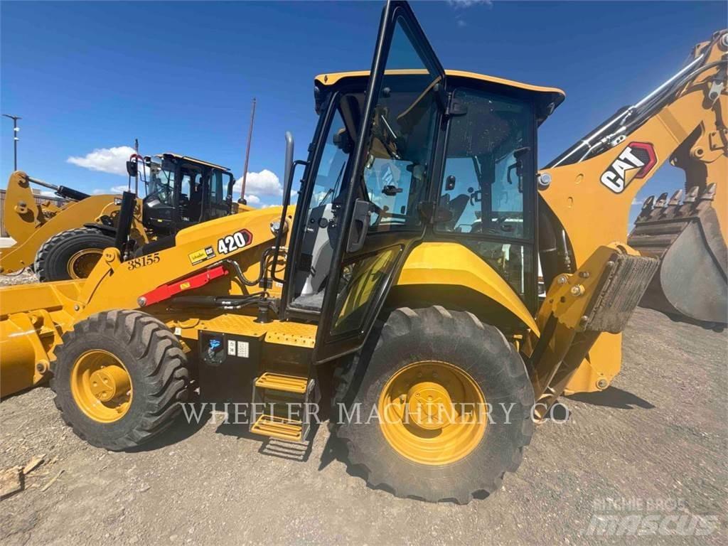 CAT 420 CF Товарач със заден ексватор
