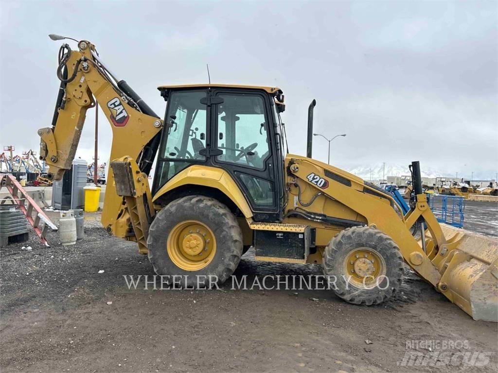 CAT 420 CF Товарач със заден ексватор