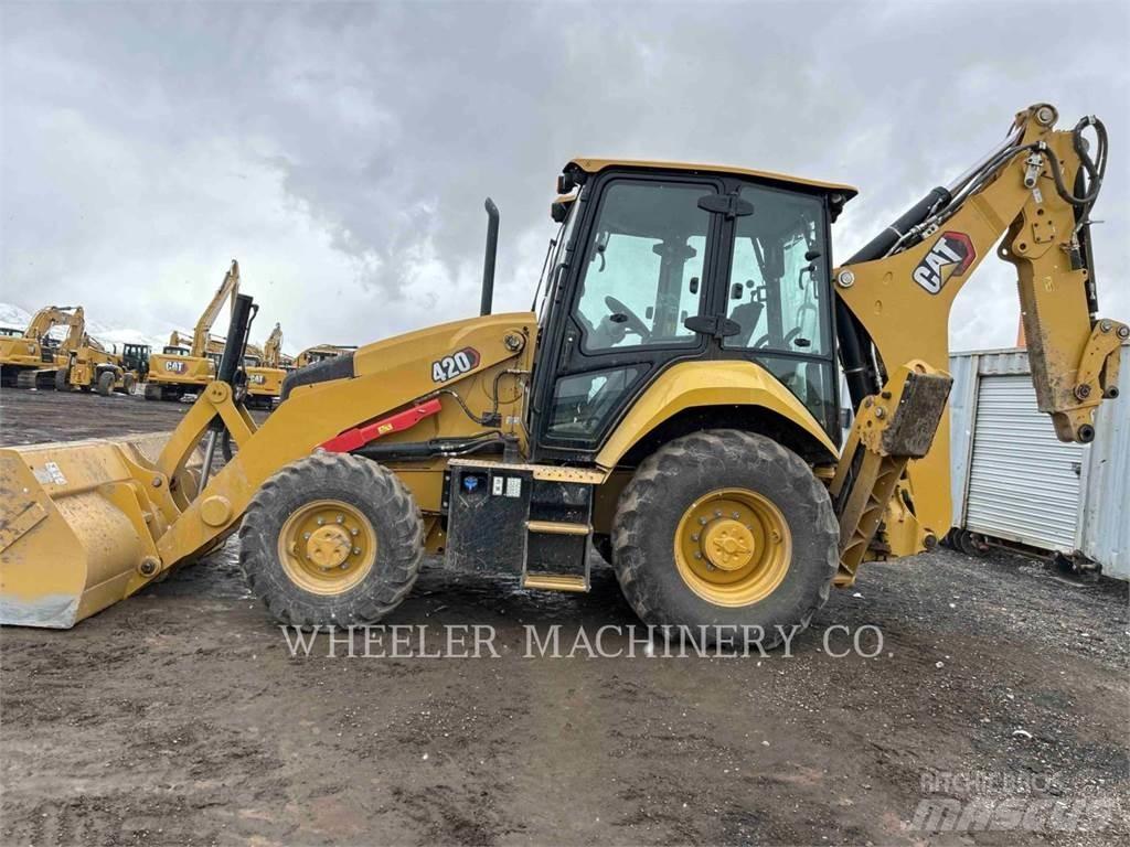 CAT 420 CF Товарач със заден ексватор