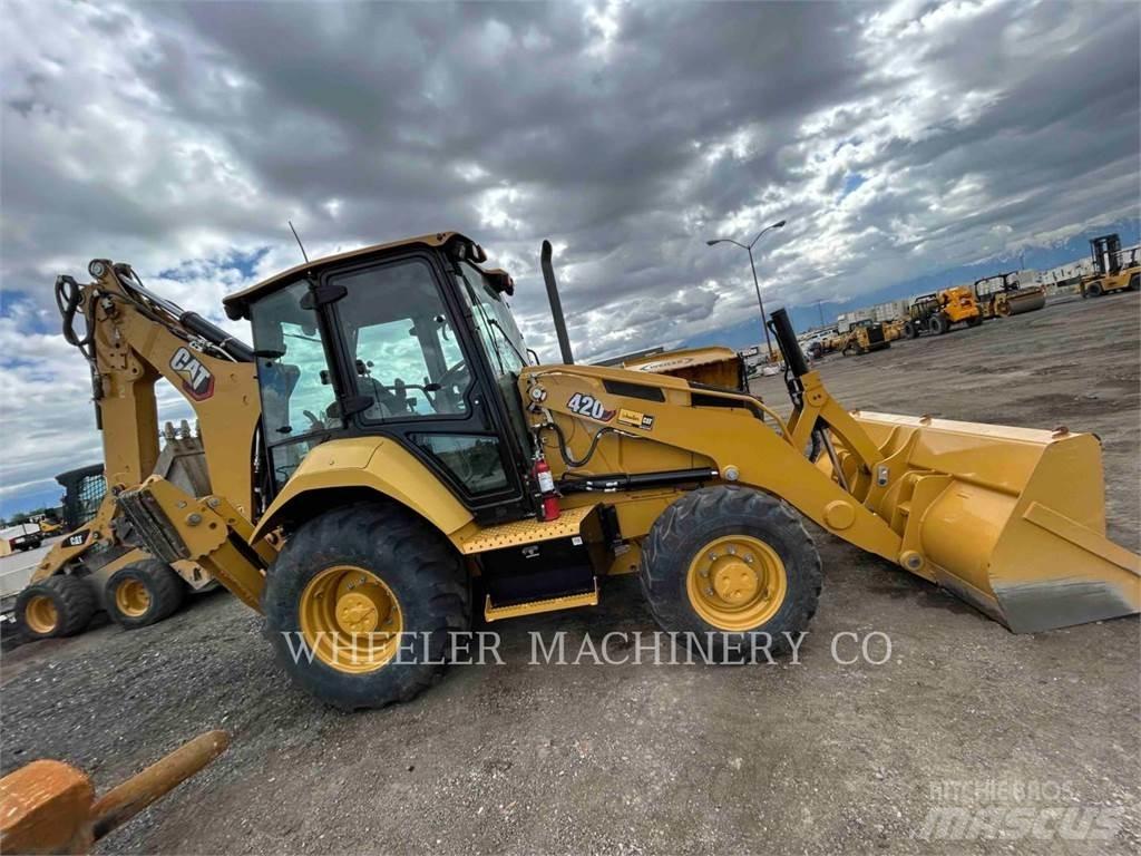CAT 420 CF Товарач със заден ексватор