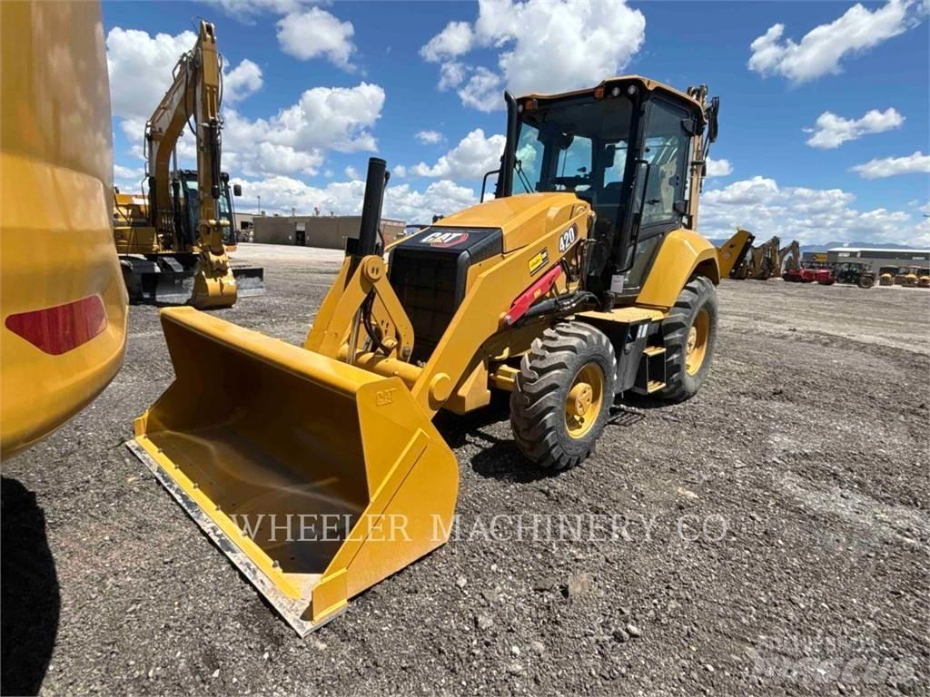 CAT 420 CF Товарач със заден ексватор