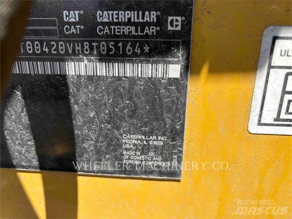 CAT 420 CF Товарач със заден ексватор
