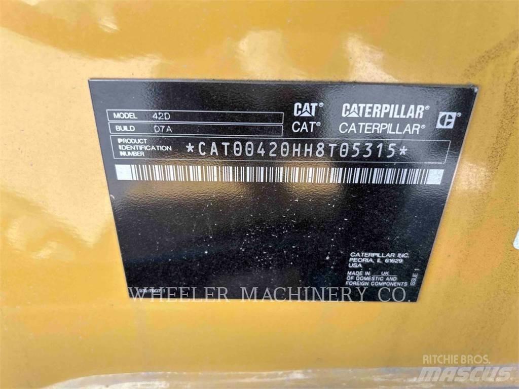 CAT 420 CF Товарач със заден ексватор