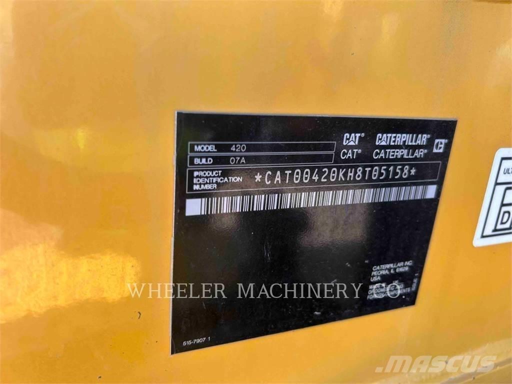 CAT 420 TH Товарач със заден ексватор