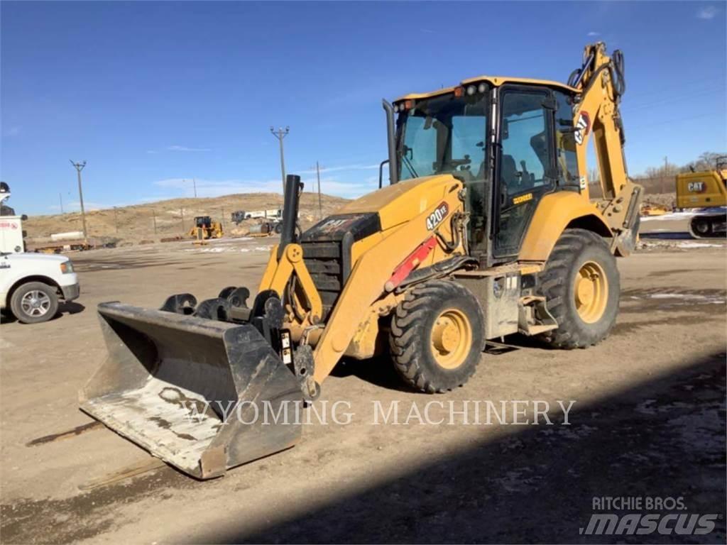 CAT 420 XE Товарач със заден ексватор