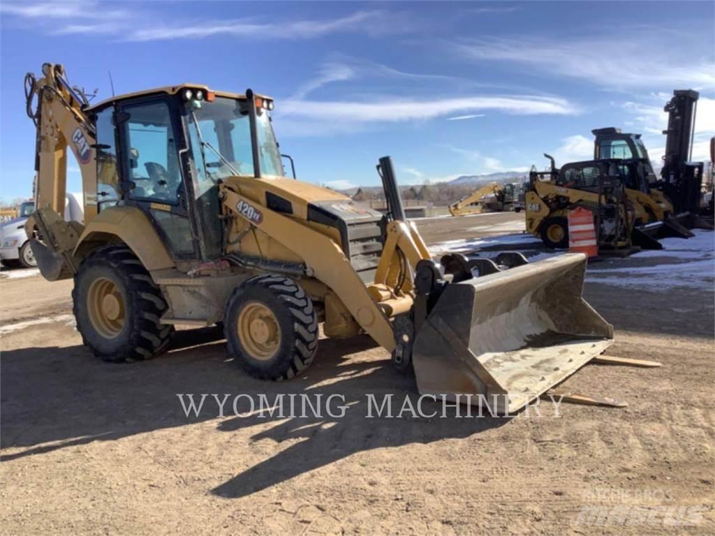 CAT 420 XE Товарач със заден ексватор