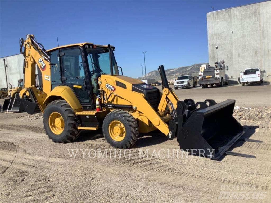 CAT 420 XE Товарач със заден ексватор