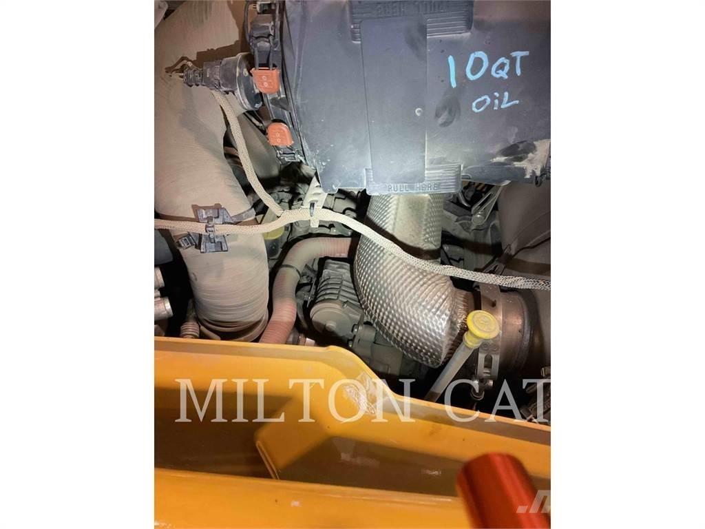 CAT 420 XE Товарач със заден ексватор