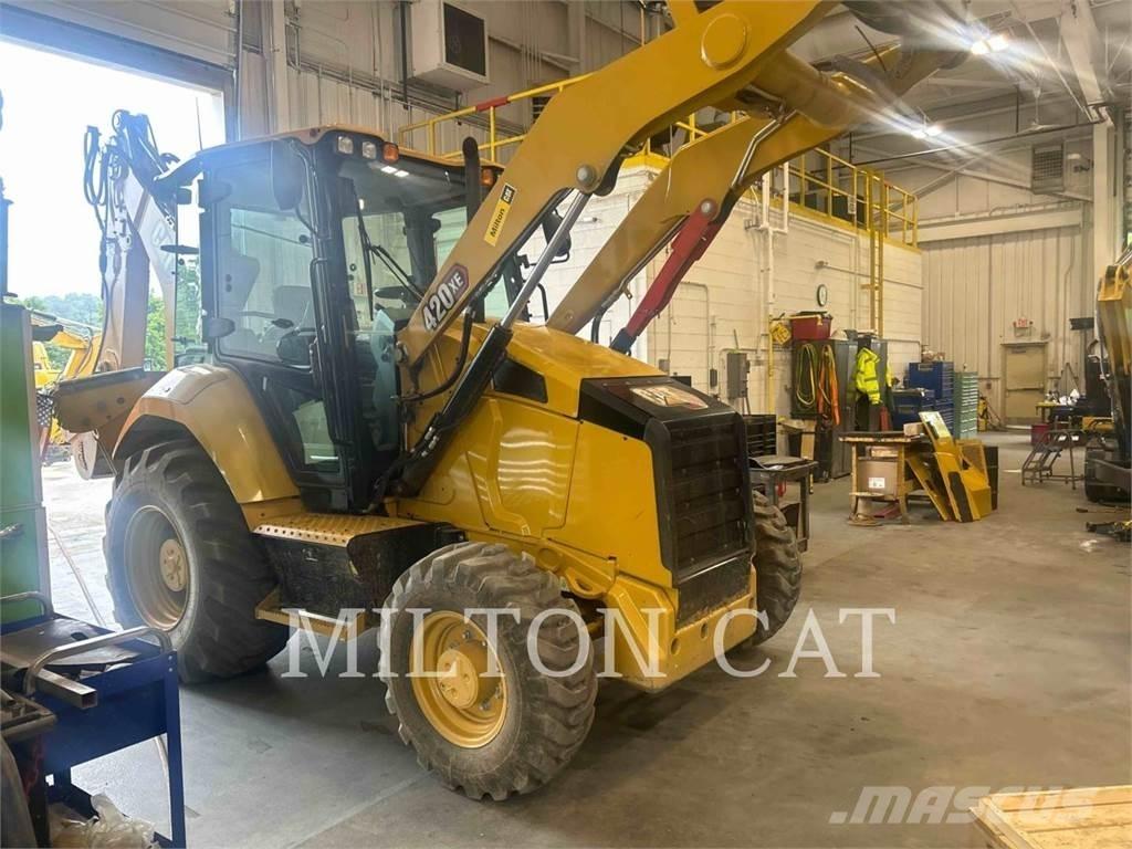 CAT 420 XE Товарач със заден ексватор