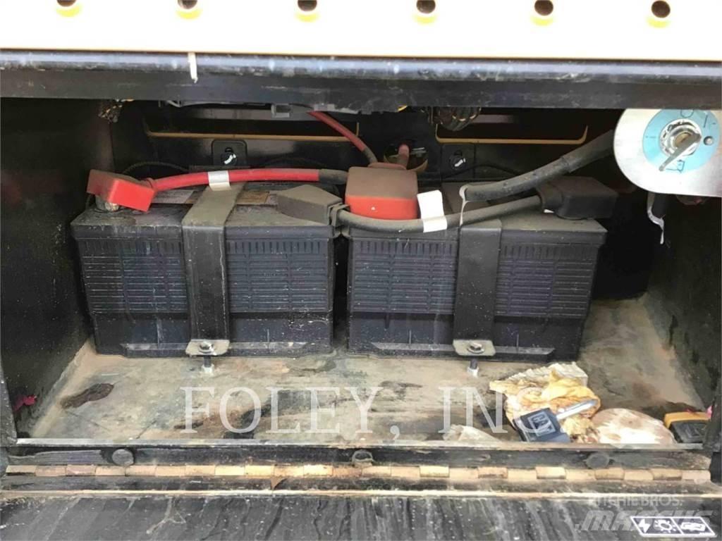 CAT 42007 Товарач със заден ексватор