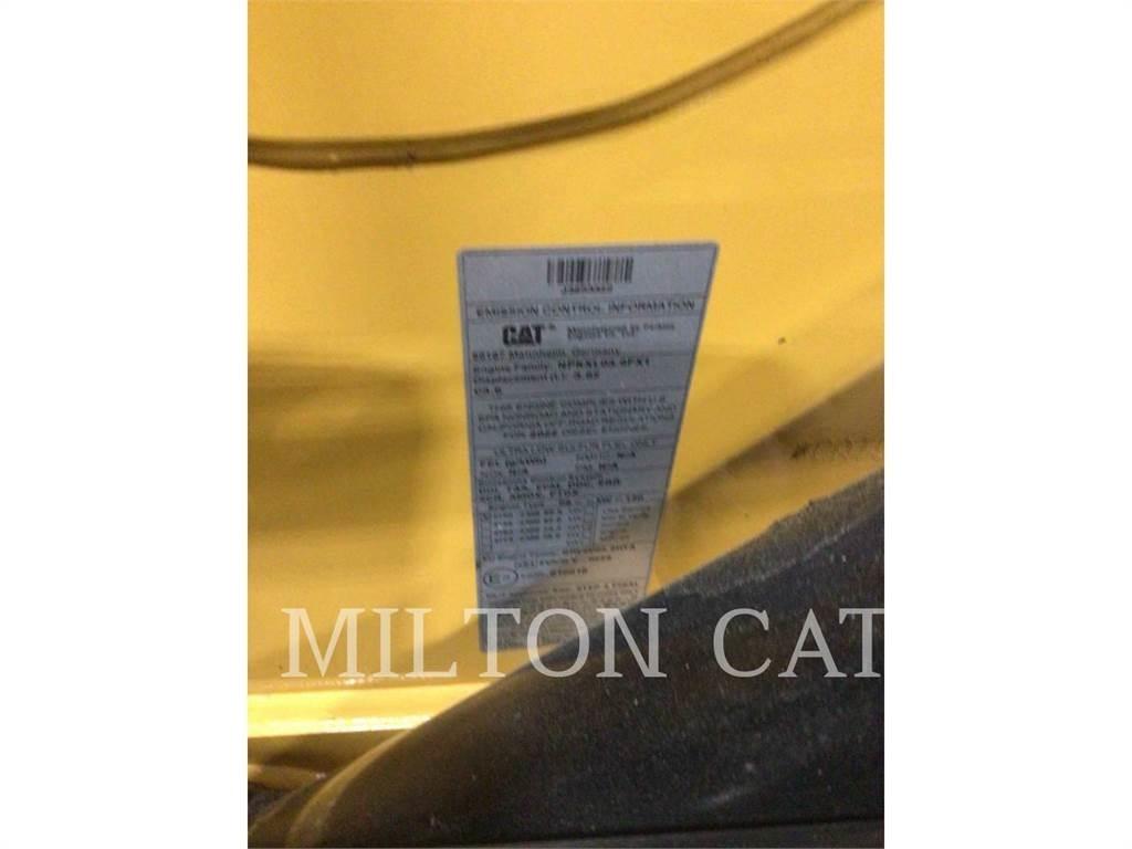 CAT 42007 Товарач със заден ексватор