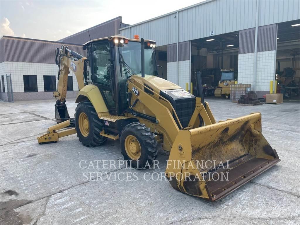 CAT 42007 Товарач със заден ексватор
