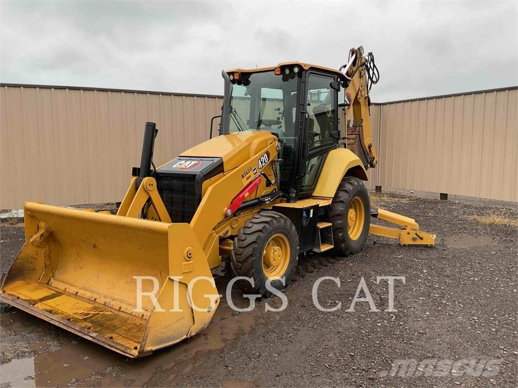 CAT 42007 Товарач със заден ексватор