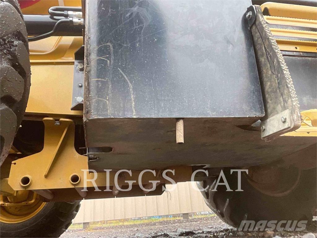 CAT 42007 Товарач със заден ексватор