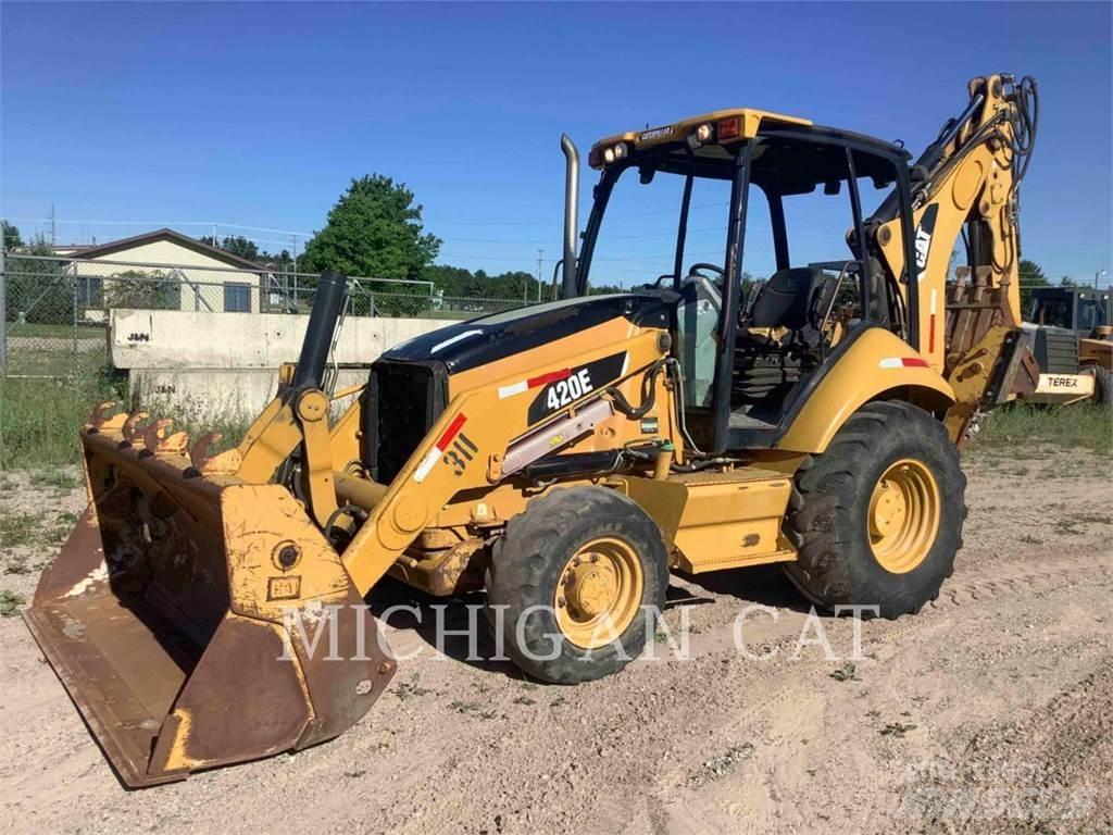 CAT 420E Товарач със заден ексватор