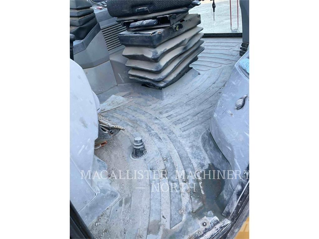 CAT 420EST Товарач със заден ексватор