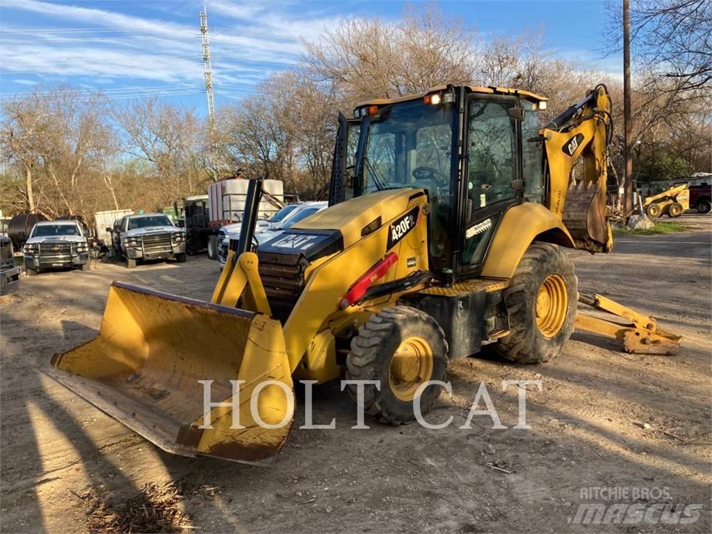 CAT 420F Товарач със заден ексватор