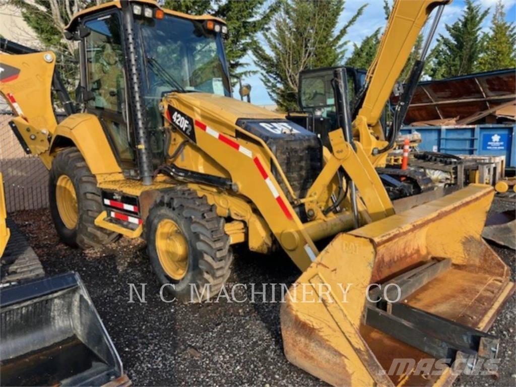 CAT 420F Товарач със заден ексватор