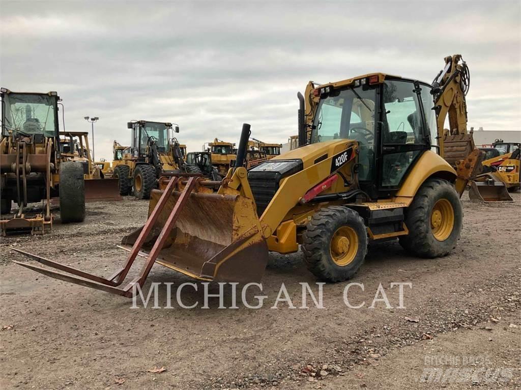 CAT 420F A Товарач със заден ексватор