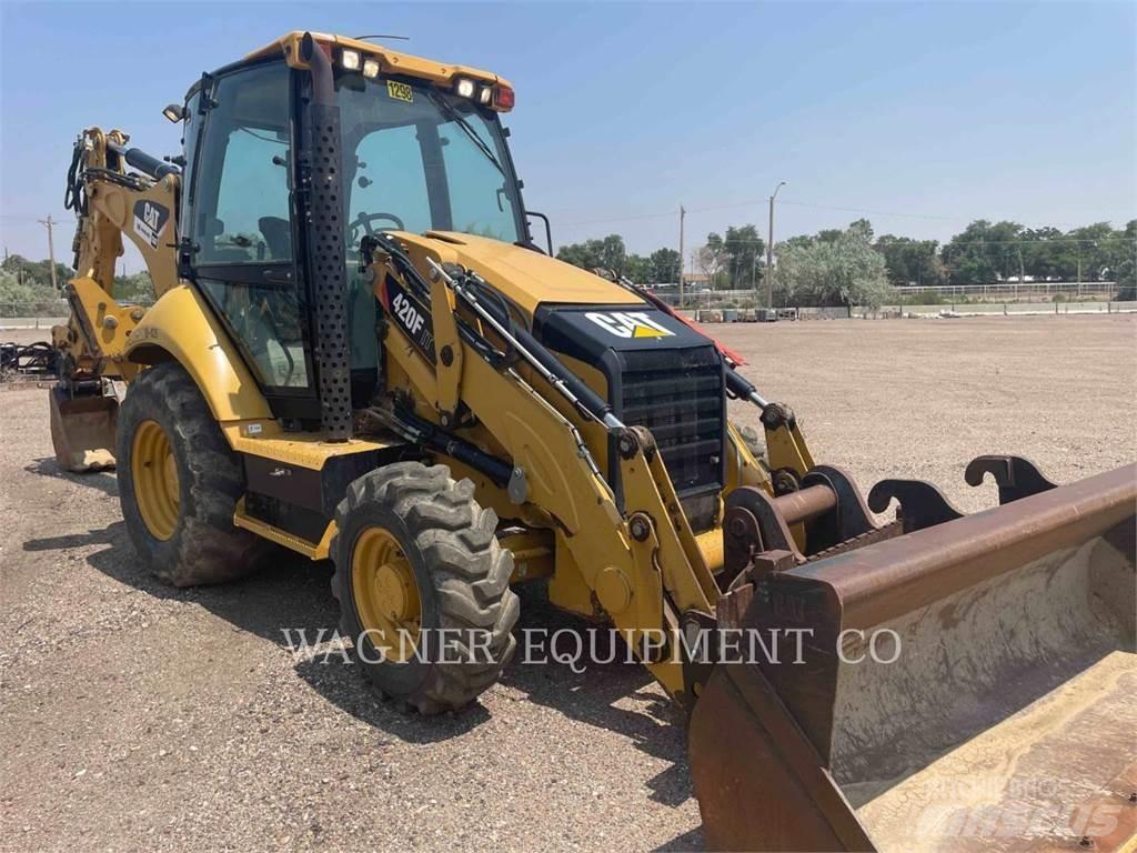 CAT 420F IT4WE Товарач със заден ексватор