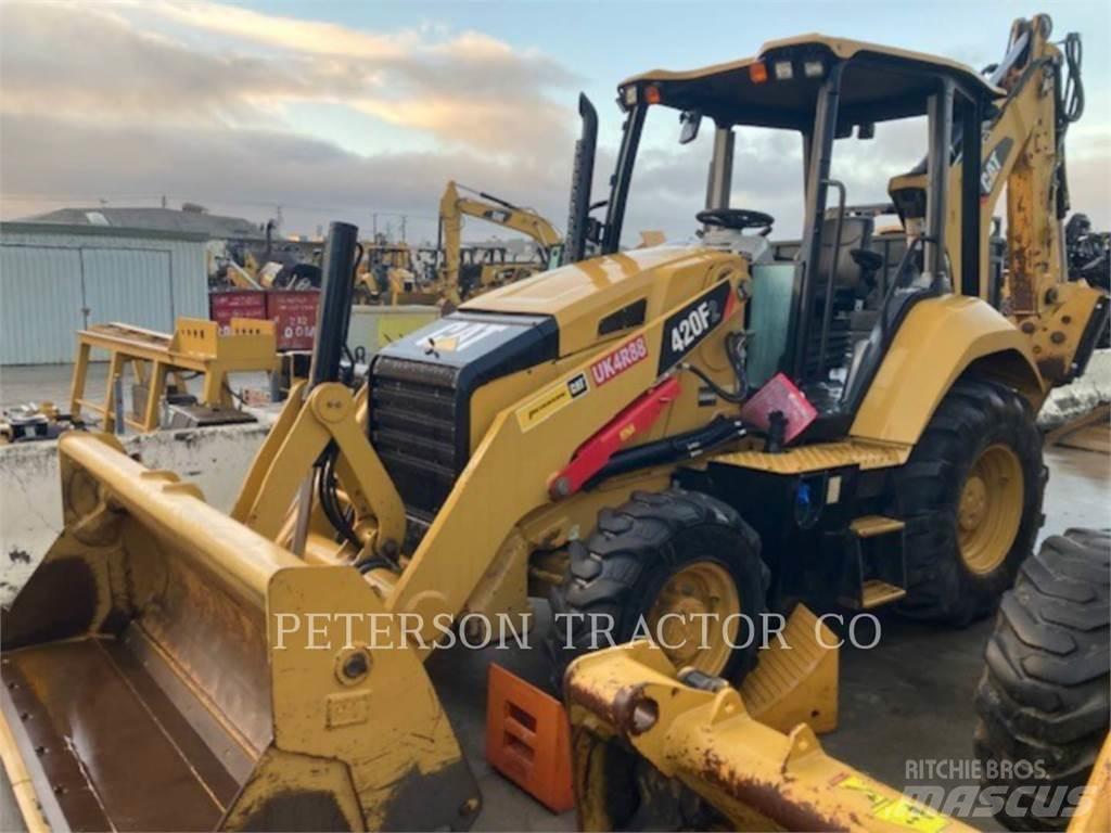 CAT 420F2 Товарач със заден ексватор