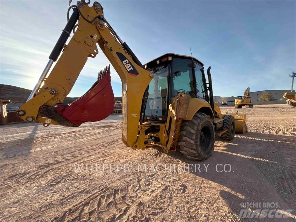 CAT 420F2 Товарач със заден ексватор