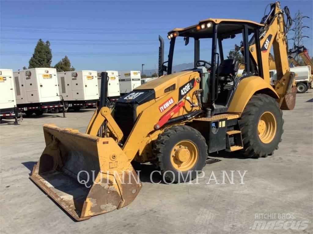CAT 420F2 Товарач със заден ексватор