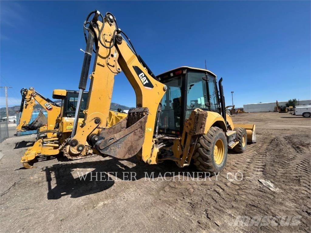 CAT 420F2 Товарач със заден ексватор