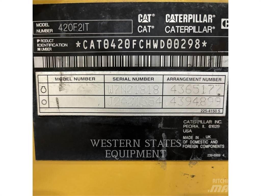 CAT 420F2 Товарач със заден ексватор