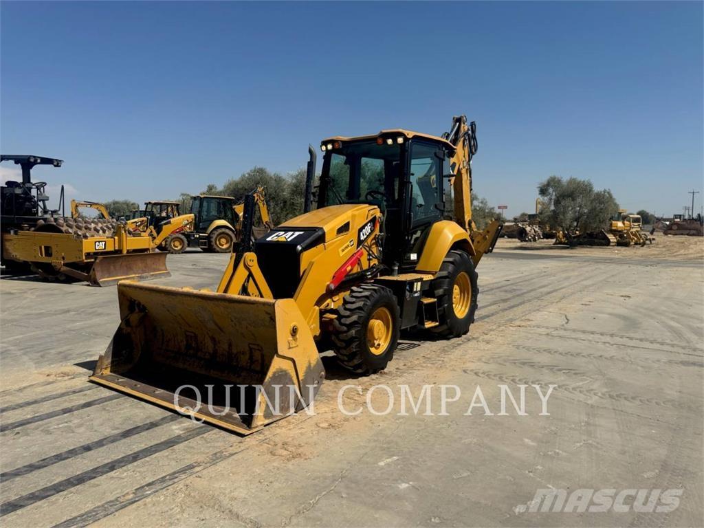 CAT 420F2 Товарач със заден ексватор