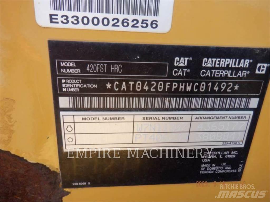 CAT 420F2 4ECP Товарач със заден ексватор