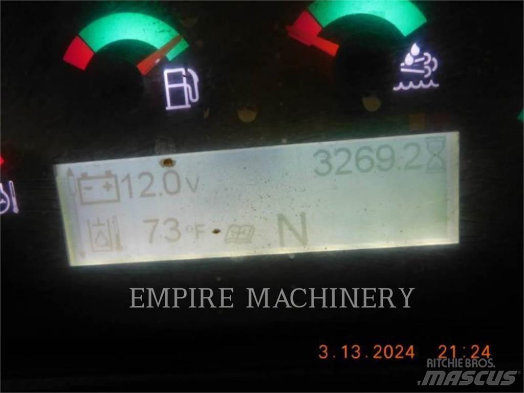 CAT 420F2 4EO Товарач със заден ексватор