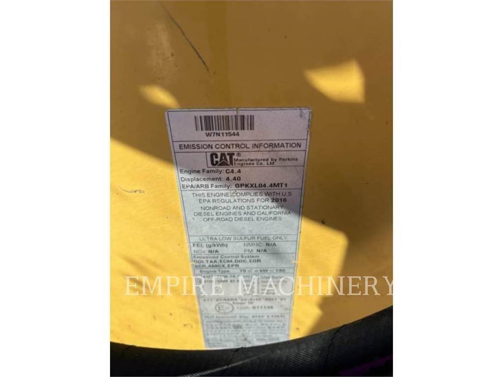 CAT 420F2 4EO Товарач със заден ексватор