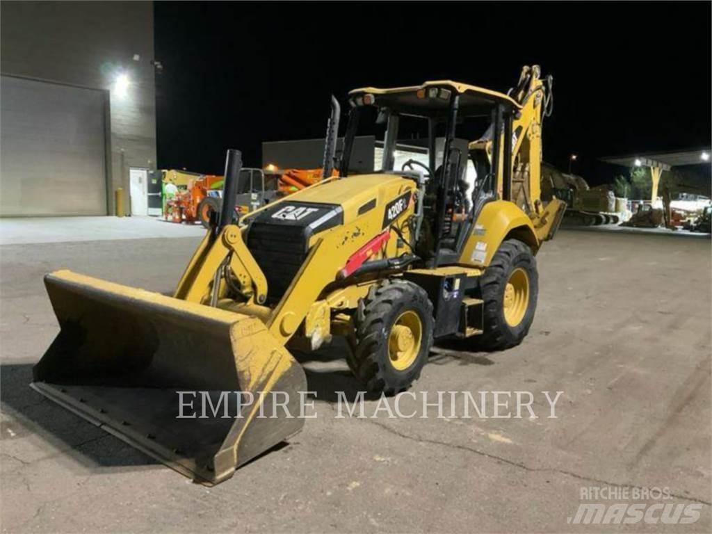 CAT 420F2 4EO Товарач със заден ексватор