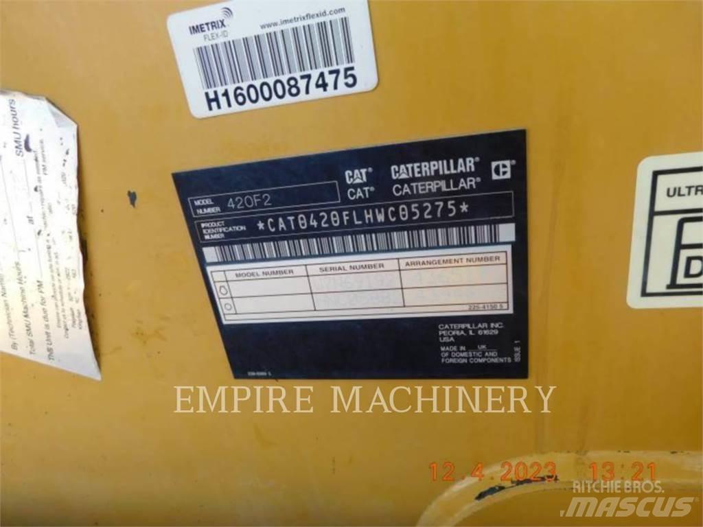 CAT 420F2 4EO Товарач със заден ексватор