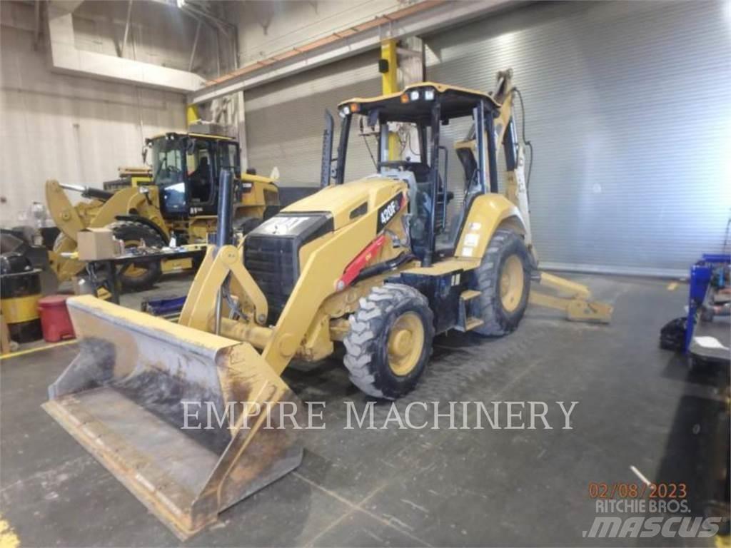 CAT 420F2 4EO Товарач със заден ексватор