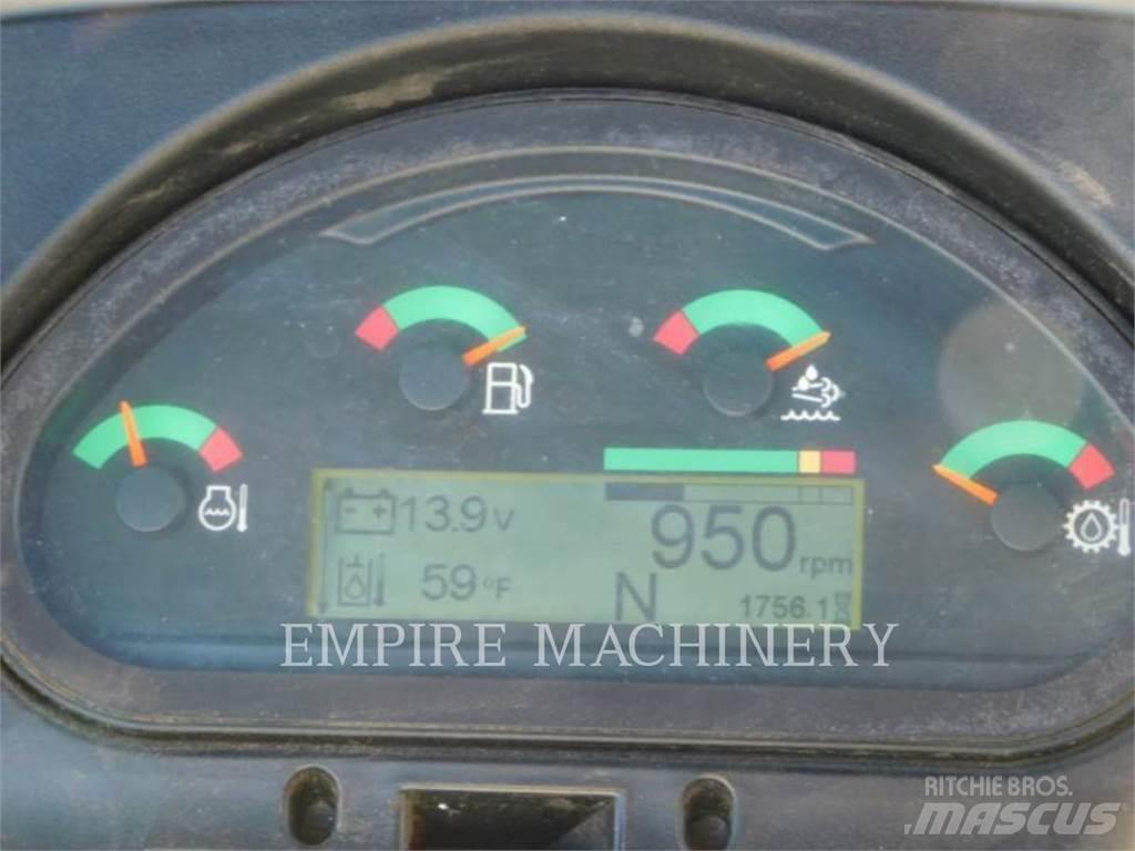 CAT 420F2 4EO Товарач със заден ексватор