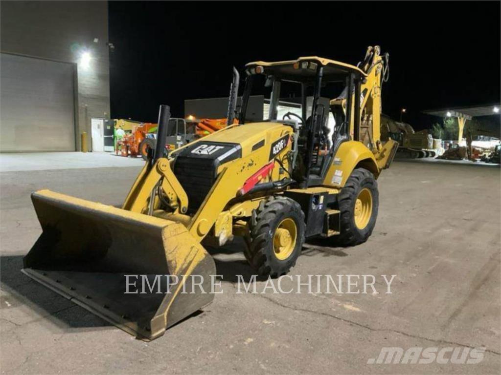 CAT 420F2 4EO Товарач със заден ексватор