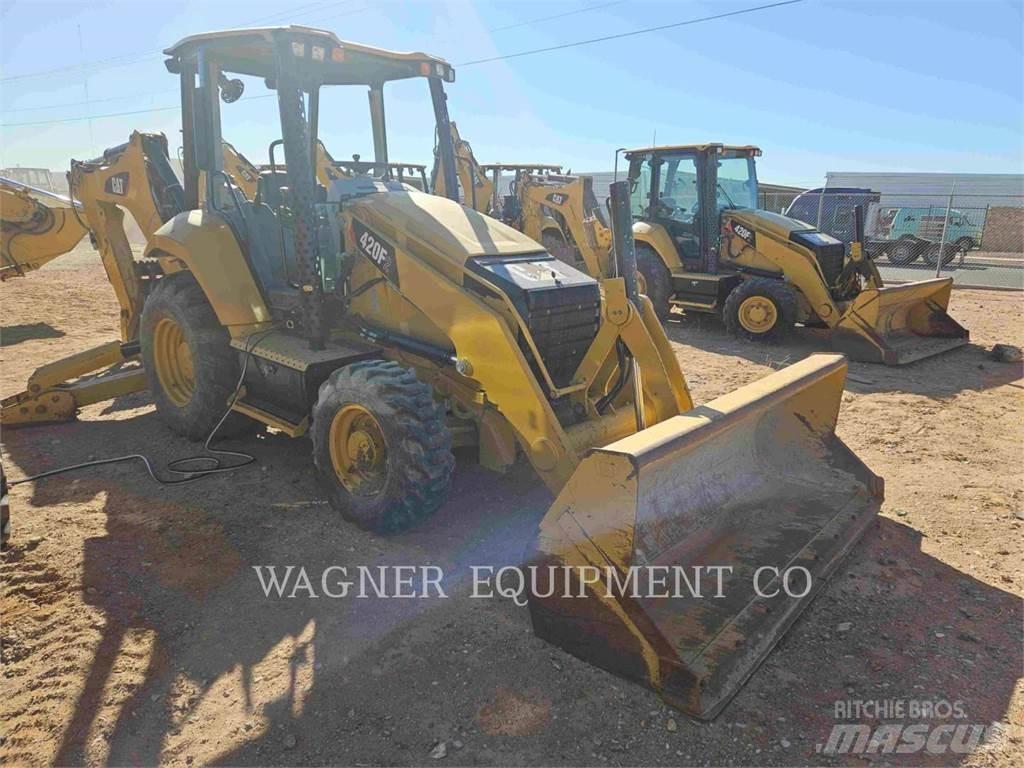 CAT 420F2 4WDE Товарач със заден ексватор