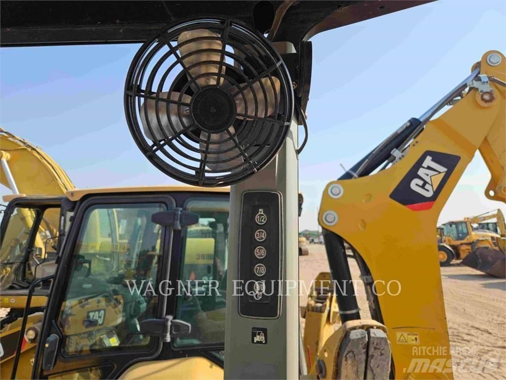 CAT 420F2 4WDE Товарач със заден ексватор