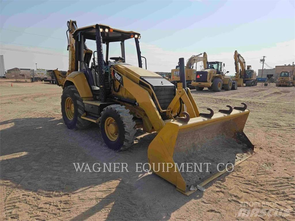 CAT 420F2 4WDS Товарач със заден ексватор