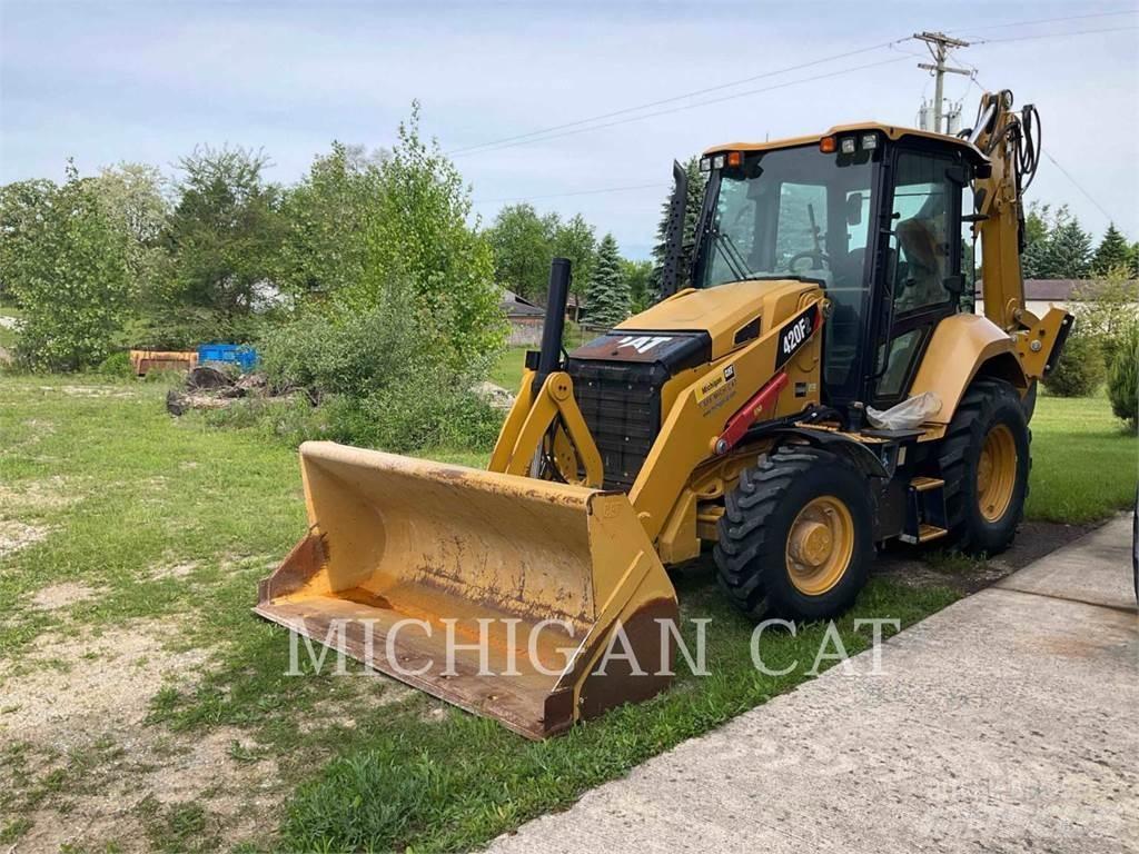 CAT 420F2 APR Товарач със заден ексватор